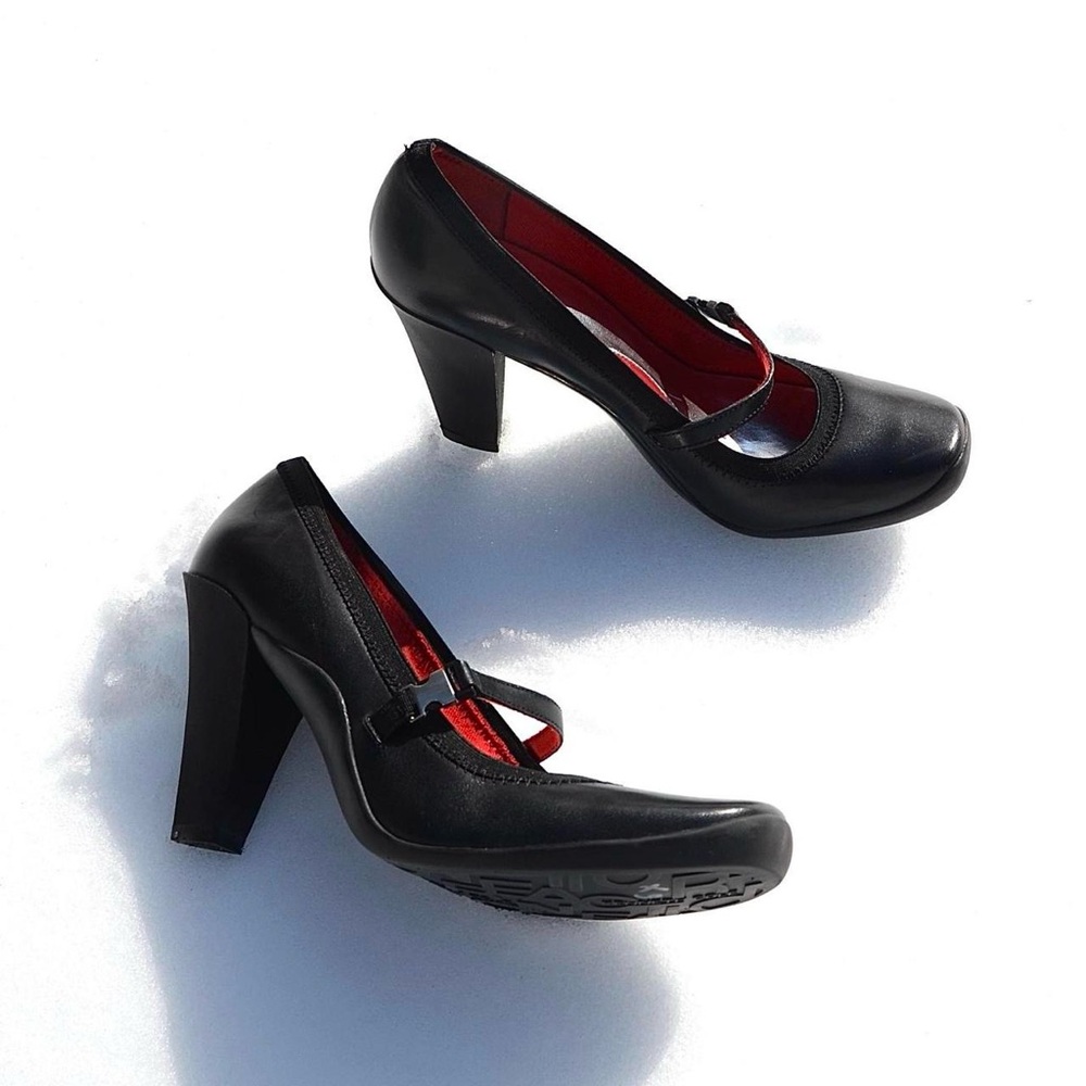 Kenneth Cole Reaction Black Leather Mary Jane Heels with Red Inside - Picture 3 of 8